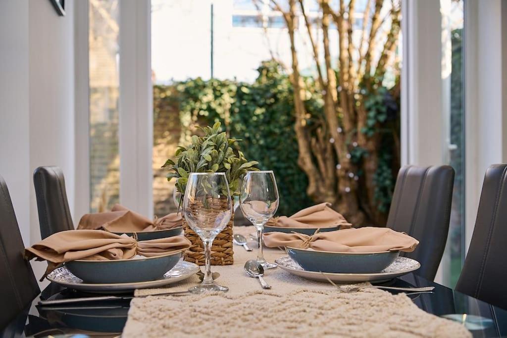 Fabulous 3 Bed Nw London Apartment With Private Garden Dış mekan fotoğraf