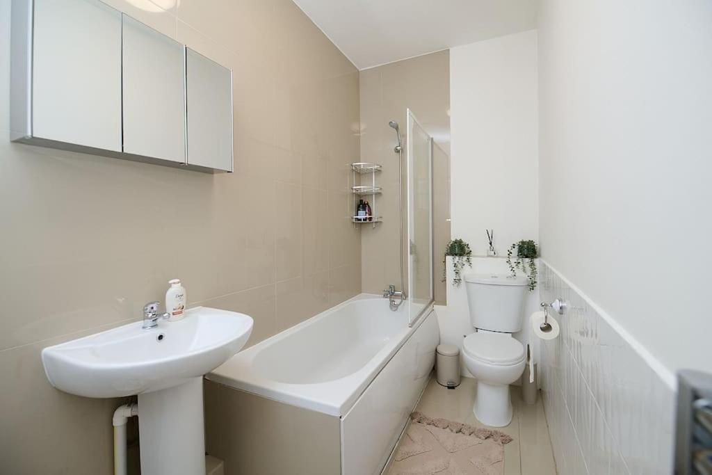 Fabulous 3 Bed Nw London Apartment With Private Garden Dış mekan fotoğraf